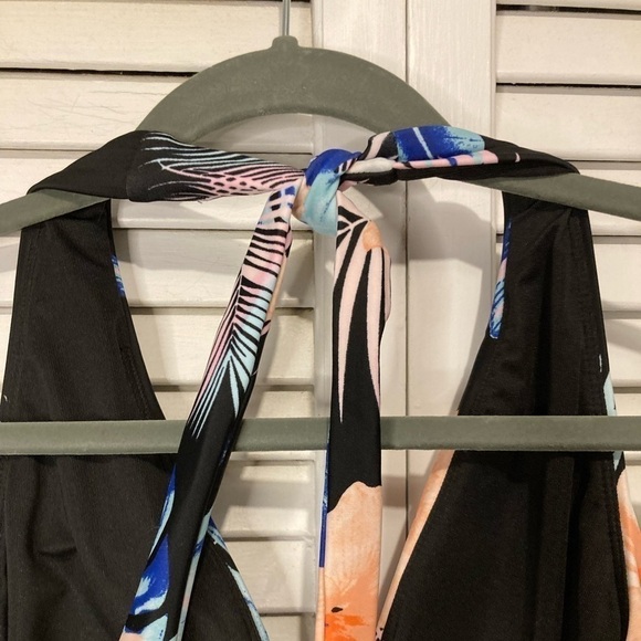 DKNY Black And Blue Floral One Piece Swimsuit Size Medium - Picture 9 of 15